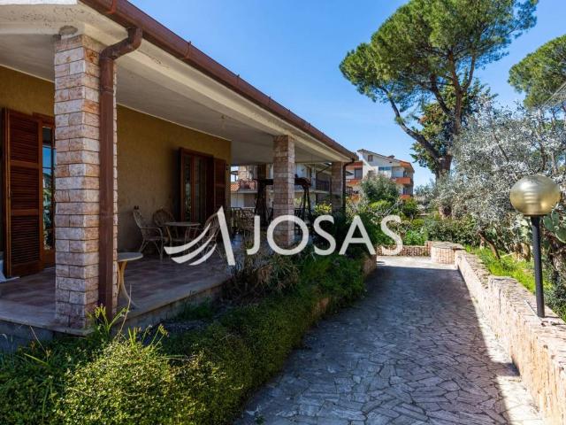 Villa Indipendente in vendita a Casal Monastero, Roma