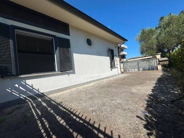 Villa Indipendente in vendita a Municipio Roma VII, Roma Capitale