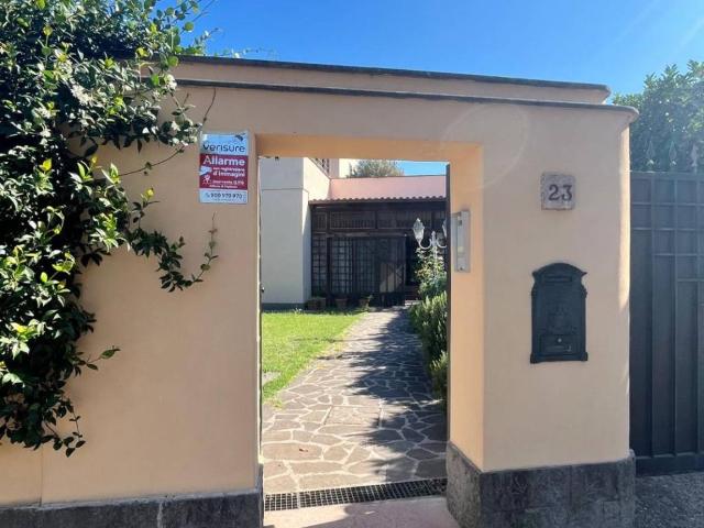 Villa Indipendente in vendita a Municipio Roma VII, Roma Capitale