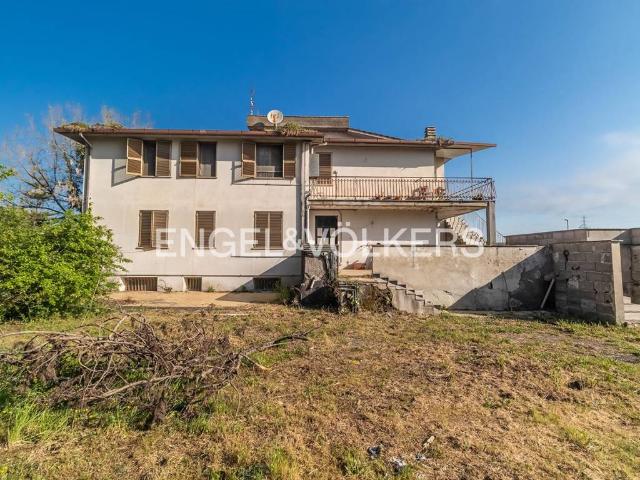 Villa Indipendente in vendita a Monte Migliore, Roma Capitale