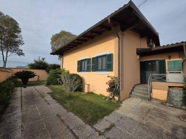 Villa Indipendente in vendita a Stagni di Ostia, Roma Capitale
