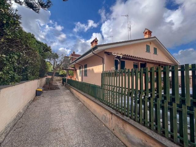 Villa Indipendente in vendita a Madonnetta, Roma Capitale