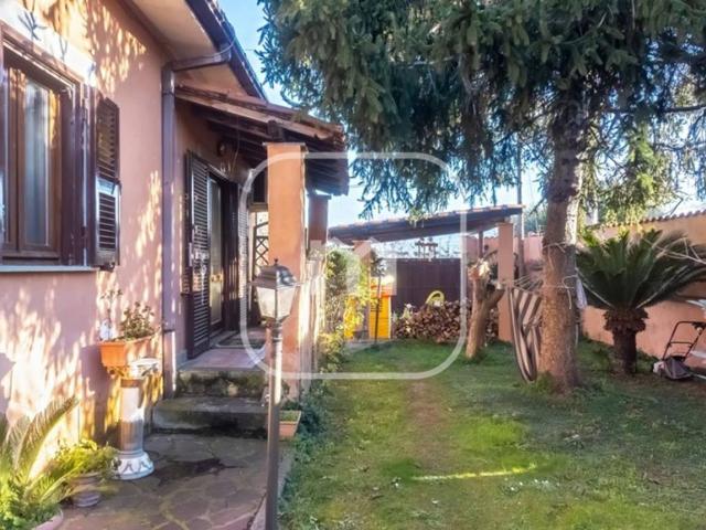 Villa Indipendente in vendita a Valle Castiglione, Roma Capitale