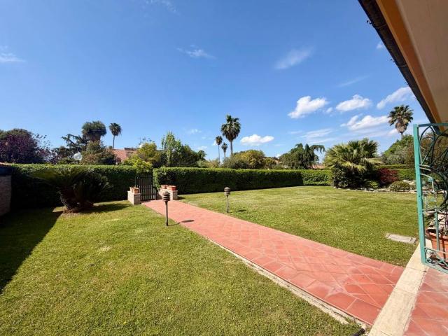 Villa Indipendente in vendita a Ponte Linari, Roma Capitale