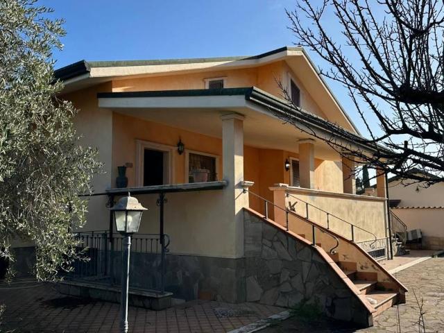 Villa Indipendente in vendita a Municipio Roma V, Roma Capitale