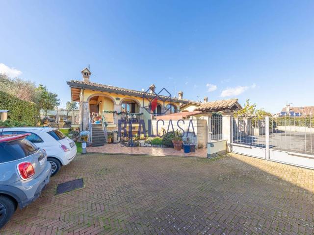 Villa Indipendente in vendita a Municipio Roma VII, Roma Capitale