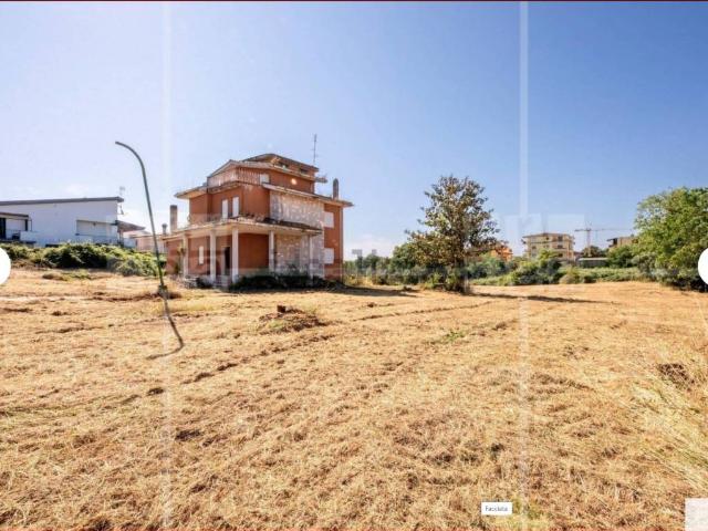 Villa Indipendente in vendita a Municipio Roma XIV, Roma Capitale