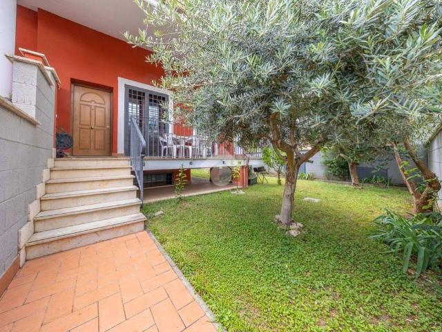 Villa Indipendente in vendita a Municipio Roma VI, Roma Capitale