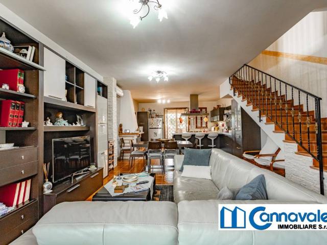 Villa Indipendente in vendita a Casal Bernocchi, Roma Capitale