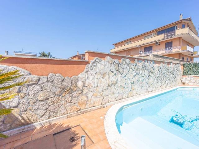 Villa Indipendente in vendita a Giardini di Corcolle, Roma Capitale