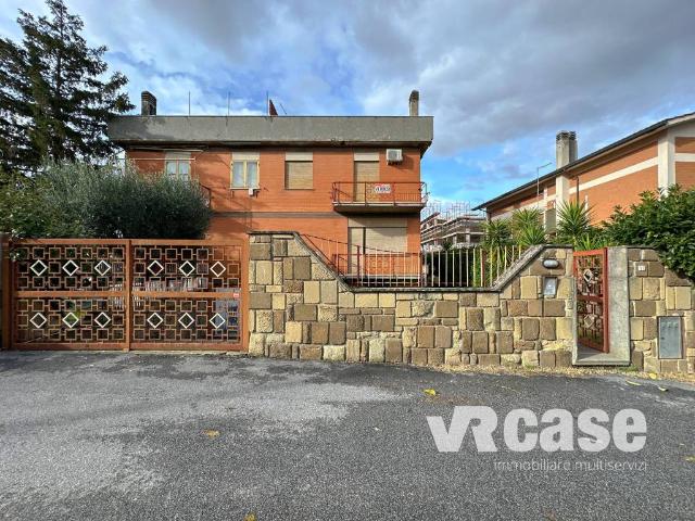 Villa Indipendente in vendita a Municipio Roma VII, Roma Capitale