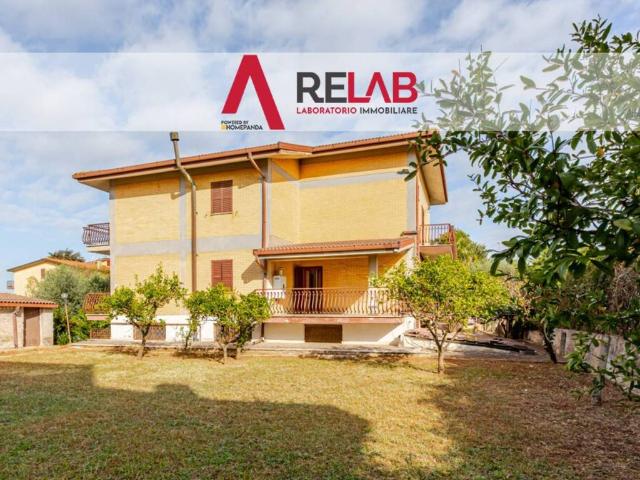 Villa Indipendente in vendita a Municipio Roma IX, Roma Capitale