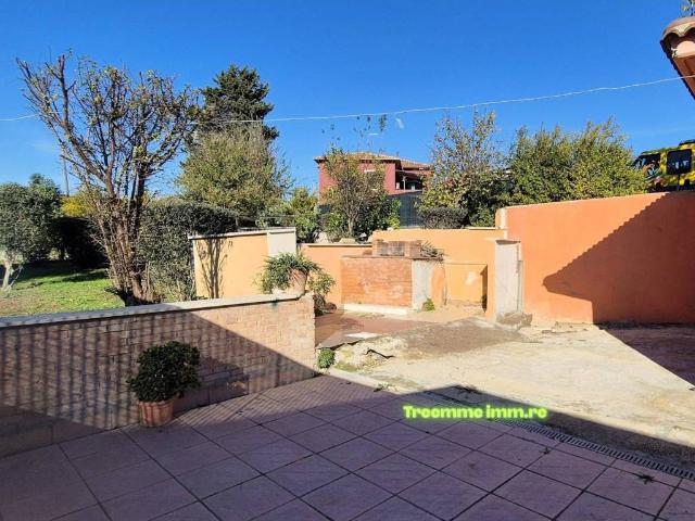 Villa Indipendente in vendita a Mostacciano, Roma Capitale
