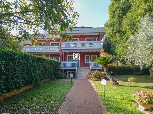 Villa Indipendente in vendita a Mostacciano, Roma Capitale