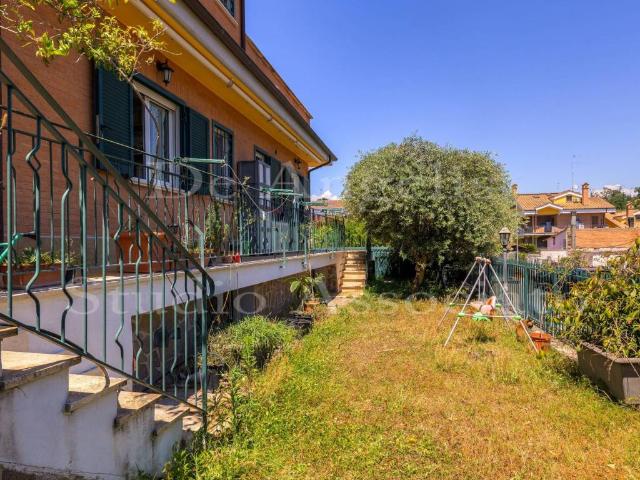 Villa Indipendente in vendita a Selva Nera, Roma