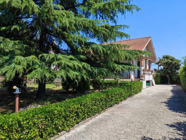 Villa Indipendente in vendita a Finocchio, Roma Capitale