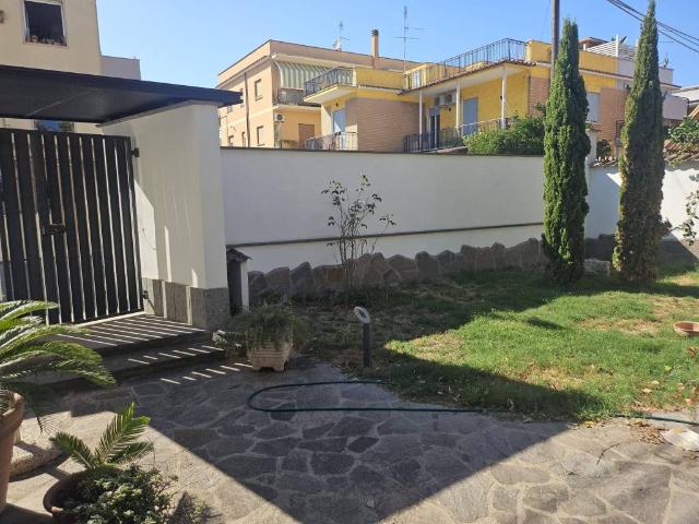Villa Indipendente in vendita a Lido di Ostia, Roma Capitale