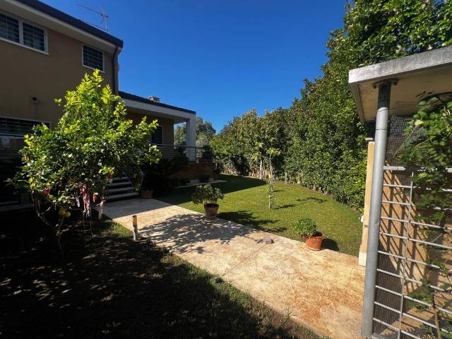 Villa Indipendente in vendita a Corviale, Roma