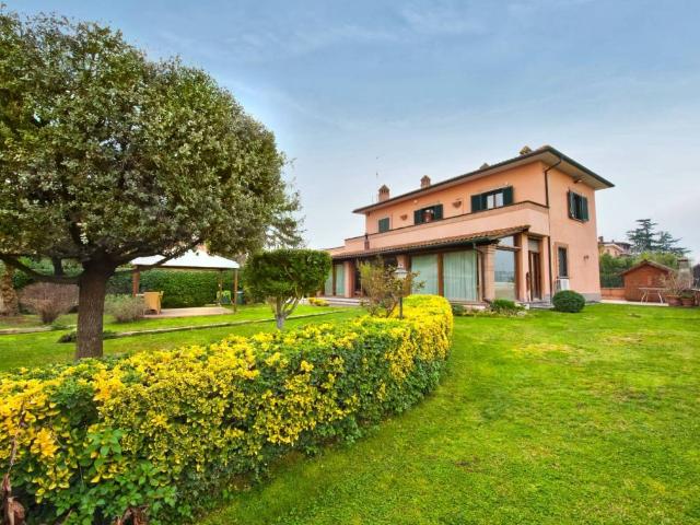 Villa Indipendente in vendita a Giardini Tor di Mezzavia, Roma Capitale
