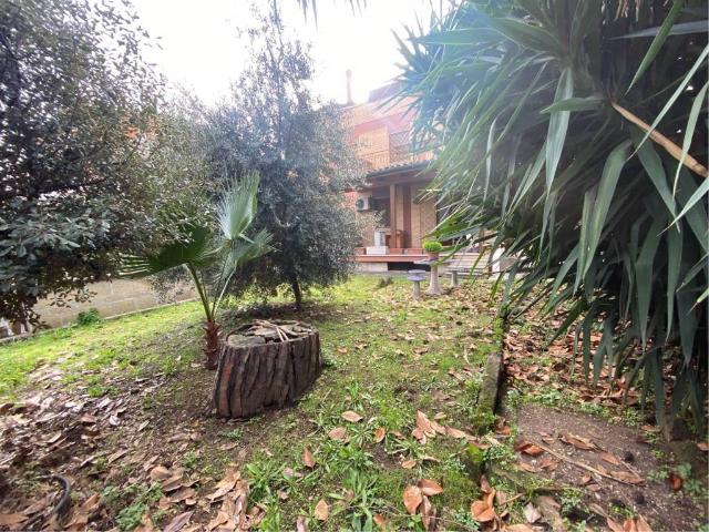 Villa Indipendente in vendita a Municipio Roma VI, Roma Capitale