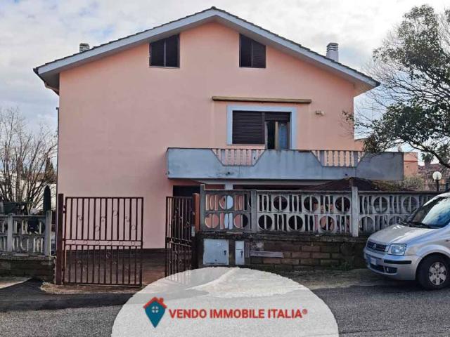 Villa Indipendente in vendita a Finocchio, Roma Capitale