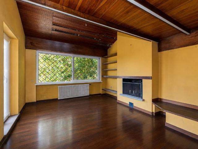 Villa Indipendente in vendita a Tre Pini, Roma
