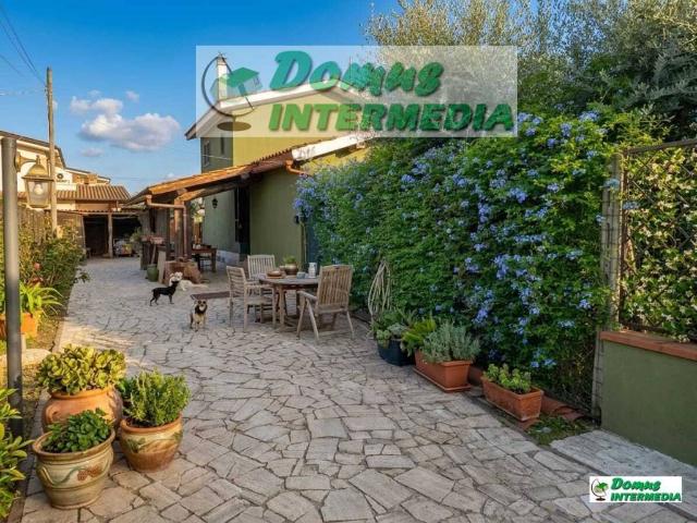 Villa Indipendente in vendita a Mostacciano, Roma Capitale