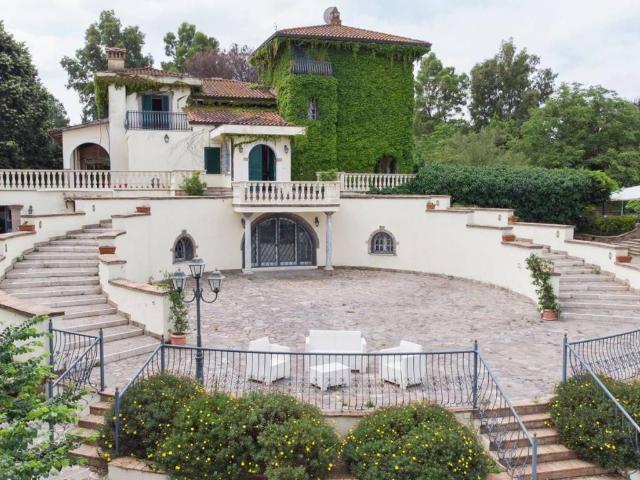 Villa Indipendente in vendita a Municipio Roma XV, Roma Capitale