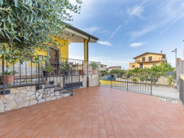 Villa Indipendente in vendita a Centroni, Roma Capitale