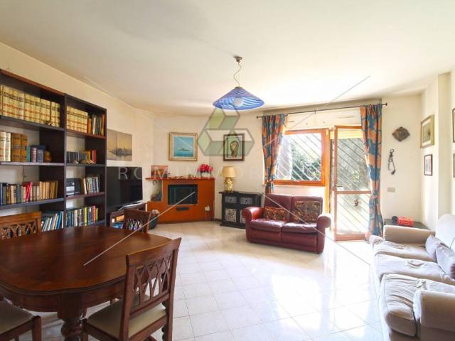 Villa Indipendente in vendita a Acilia Sud, Roma