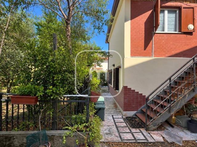 Villa Indipendente in vendita a La Torretta, Roma