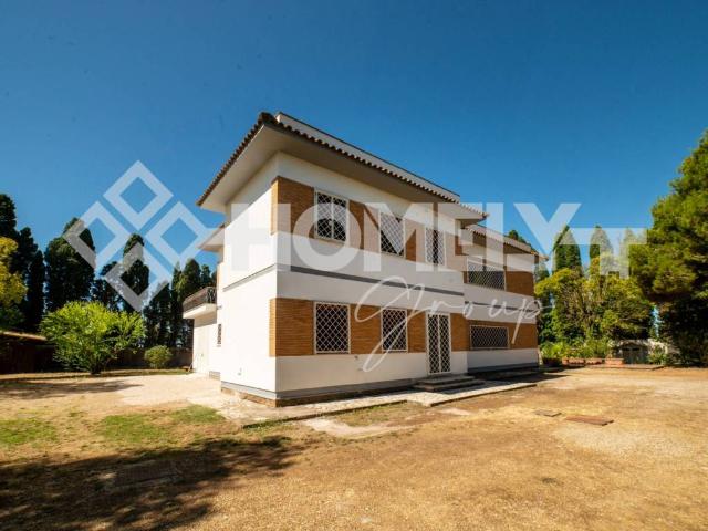 Villa Indipendente in vendita a Falcognana, Roma Capitale