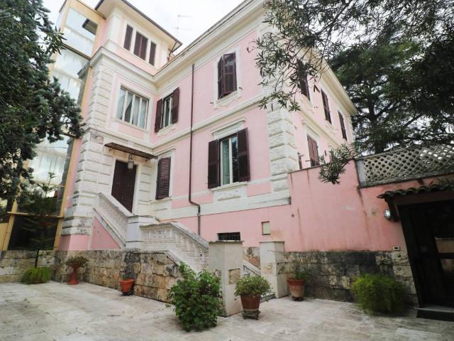 Villa Indipendente in vendita a Municipio Roma XII, Roma Capitale
