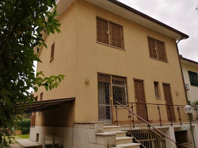 Villa Indipendente in vendita a Municipio Roma III, Roma Capitale