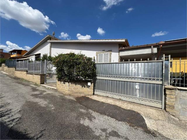 Villa Indipendente in vendita a Centroni, Roma Capitale