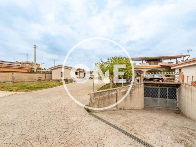 Villa Indipendente in vendita a Colle del Sole, Roma Capitale