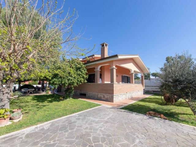 Villa Indipendente in vendita a San Giorgio di Acilia, Roma Capitale