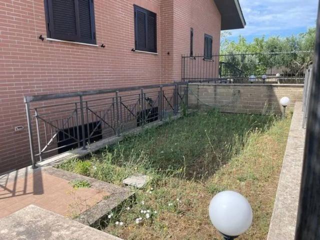 Villa Indipendente in vendita a Municipio Roma VI, Roma Capitale