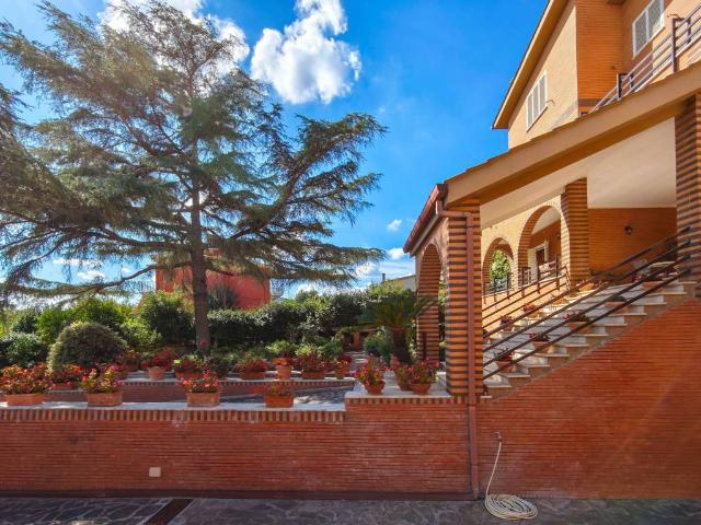 Villa Indipendente in vendita a Municipio Roma XIV, Roma Capitale
