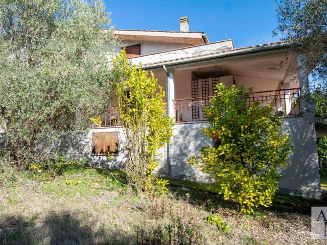 Villa Indipendente in vendita a Cesano, Roma