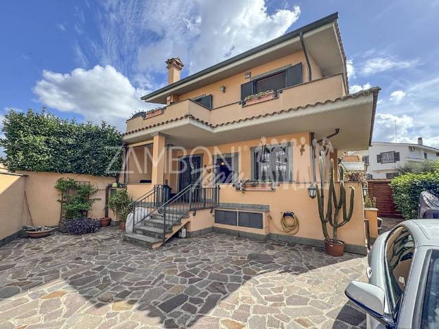 Villa Indipendente in vendita a Madonnetta, Roma Capitale