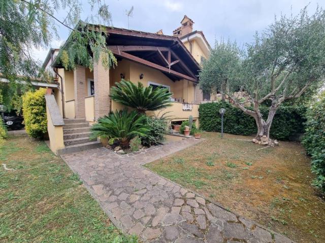 Villa Indipendente in vendita a Municipio Roma X, Roma Capitale