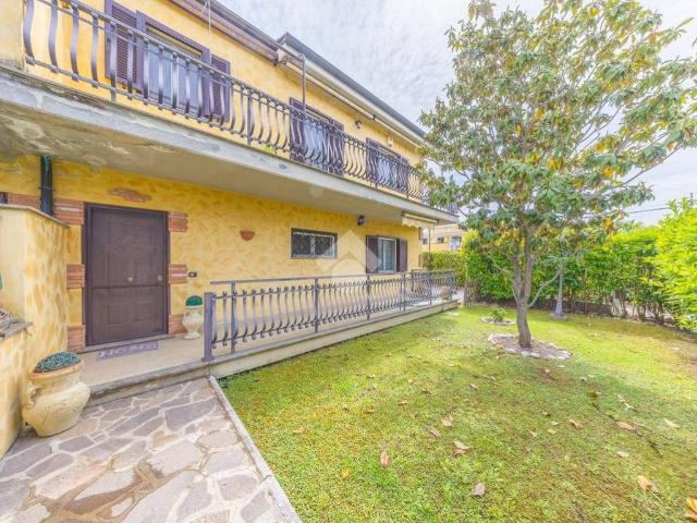 Villa Indipendente in vendita a Giardini di Corcolle, Roma Capitale