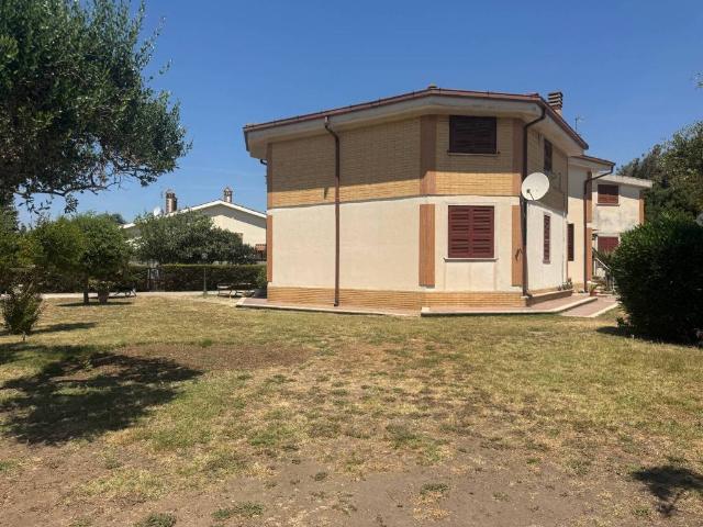 Villa Indipendente in vendita a Municipio Roma X, Roma Capitale