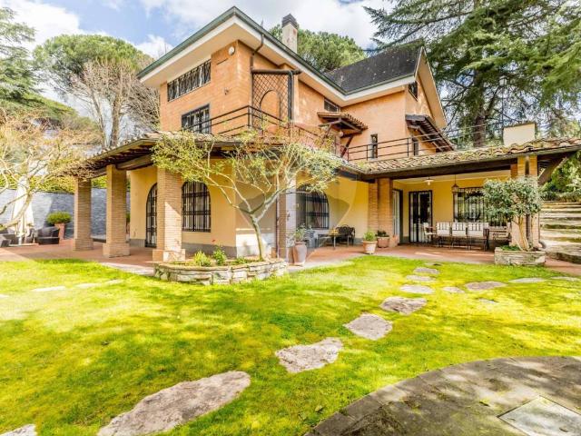 Villa Indipendente in vendita a Settebagni, Montecompatri