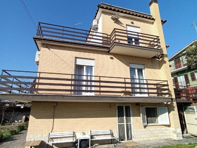 Villa Indipendente in vendita a Municipio Roma XV, Roma Capitale