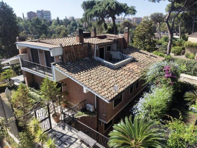 Villa Indipendente in vendita a Municipio Roma IX, Roma Capitale