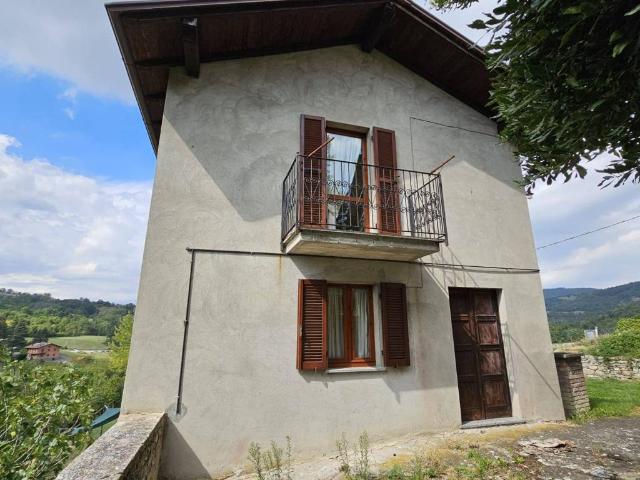 Villa Indipendente in vendita a Romagnese, Lombardia