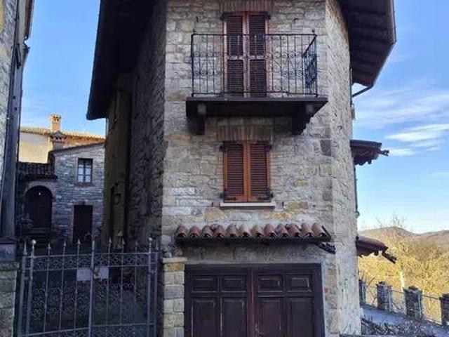 Villa Indipendente in vendita a Grazzi, Romagnese