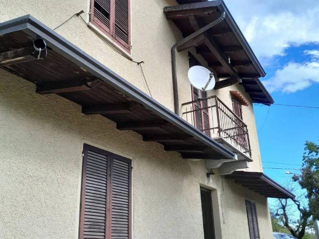 Villa Indipendente in vendita a Romagnese, Lombardia